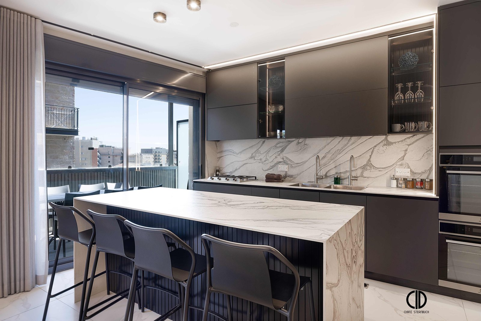 The Subtle Differences That Change a Design - The apartment next door: similar yet different