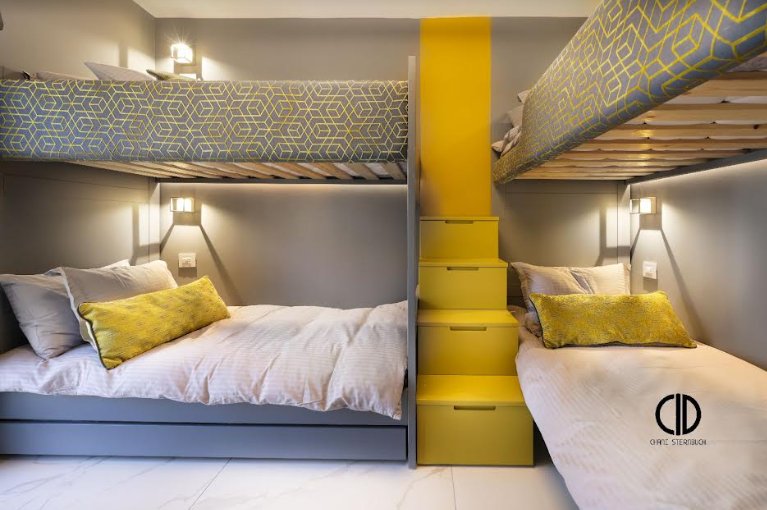 The Apartment That Came Together in a Month - A room that sleeps five