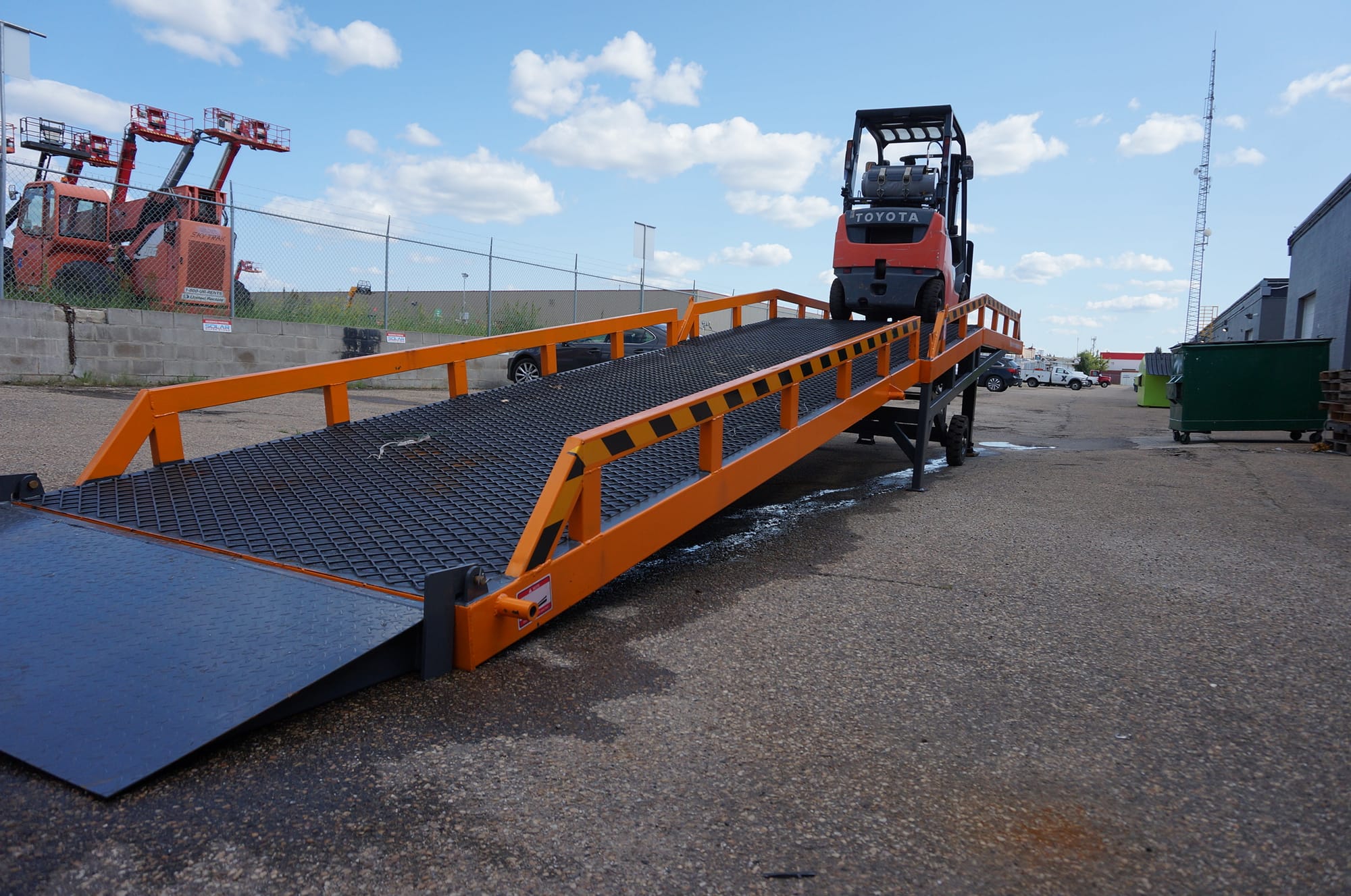 LOADING RAMP