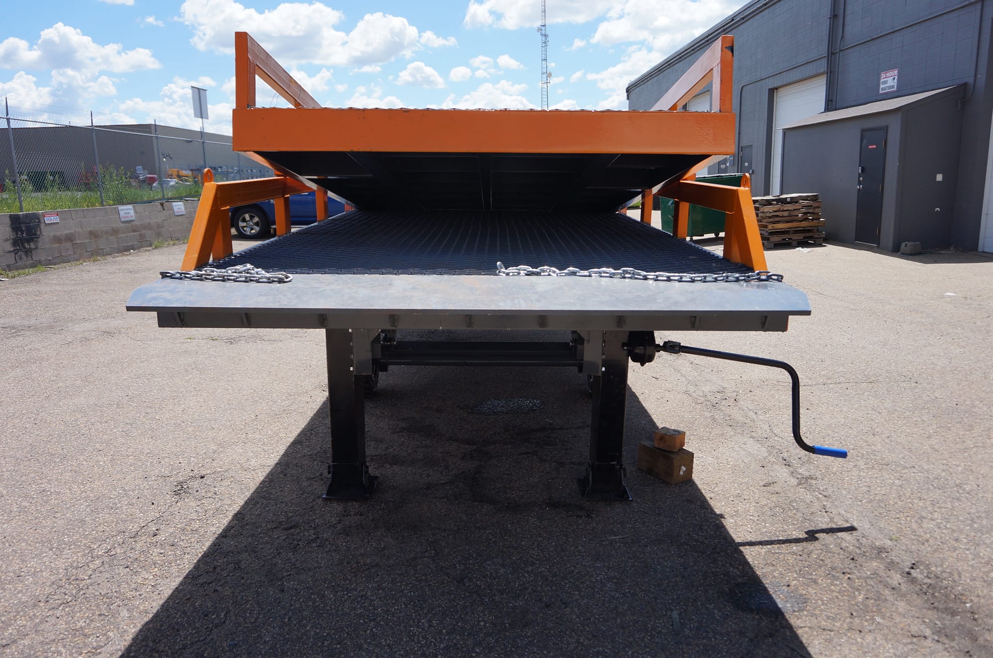 LOADING RAMP
