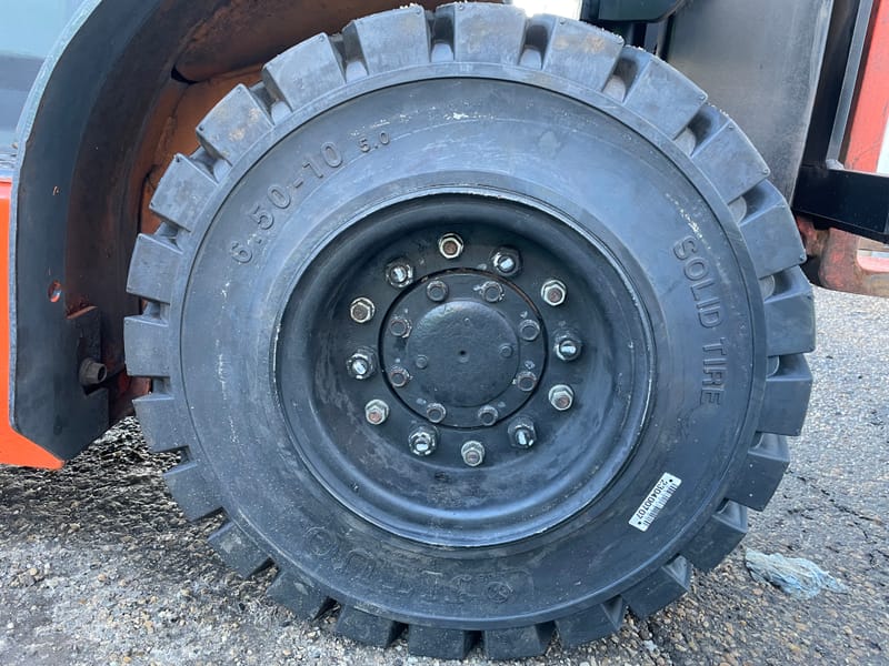 Why Choose a Solid Pneumatic Tire Forklift for Your Operation?