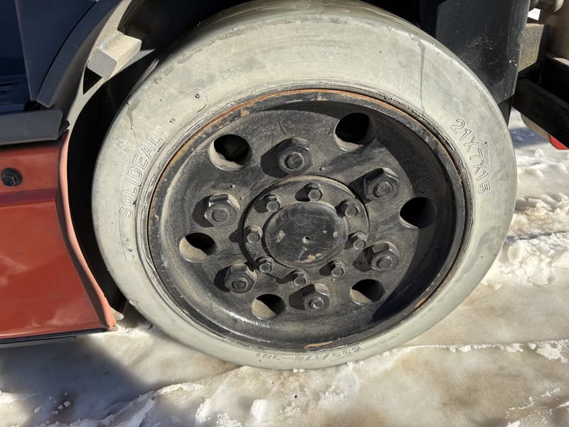 Cushion Tire Forklifts: Pros and Cons – Is It Right for Your Operation?