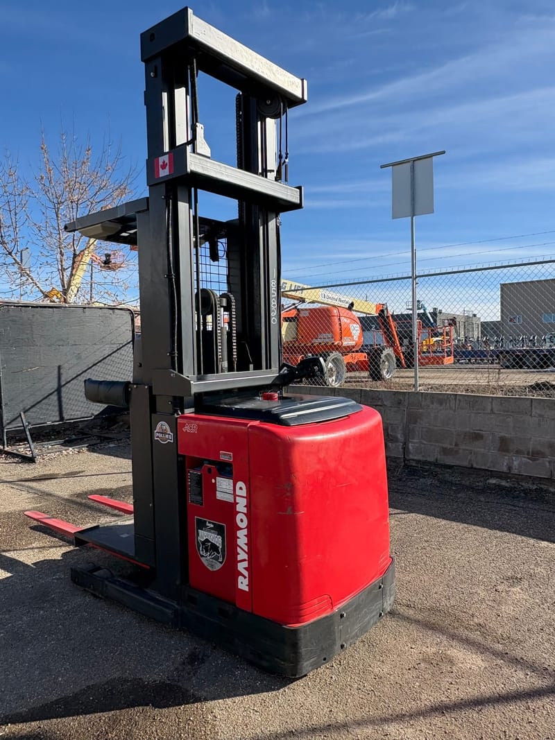 Order Picker vs. Reach Truck: Which One Does Your Warehouse Need?