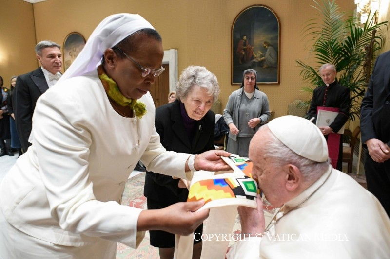 Le Pape invite à l'attention particulière sur les religieuses dans les offices de l'Eglise