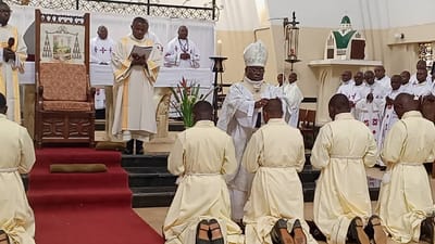 Ordination sacerdotale dans le diocèse de Kalemie-Kirungu : 4 prêtres et 1 diacre reçoivent les ordres sacrés