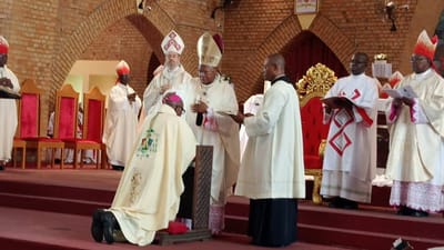 Ordination épiscopale de Monseigneur Emmanuel Ngona par le Cardinal Fridolin Ambongo