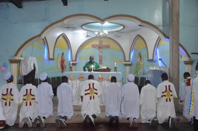 Fin de célébration de quinze ans de sacerdoce : Abbé Jean-Marie Konde à la paroisse Sainte Angèle Merici (Archidiocèse de Kinshasa)