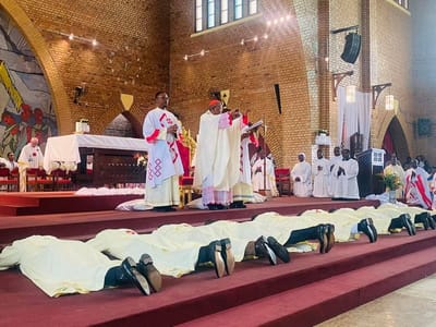 Le Cardinal Fridolin Ambongo a ordonné neuf prêtres dans l’Archidiocèse de Kinshasa (RDC)
