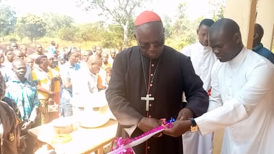 En visite pastorale: le Cardinal Dieudonné Nzapalainga sur la route de Ndjoh