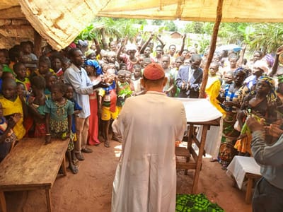 Visite pastorale de Mgr  Jesus Ruiz Molina à  Bonganangone