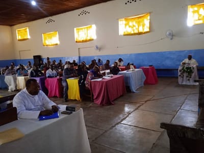 Des prêtres oeuvrant au diocèse de Bunia en session à Nyakasanza
