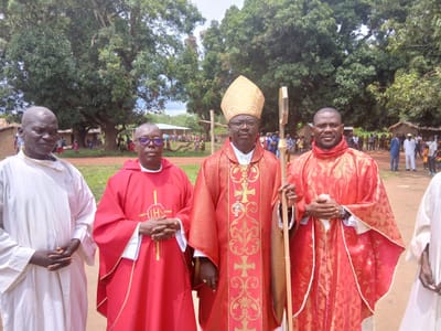 Une nouvelle chapelle bénie à Bolangba par Mgr Nongo