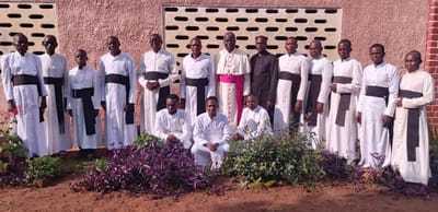 Rencontre de Mgr Mopepe avec les frères de St Joseph de Molegbe