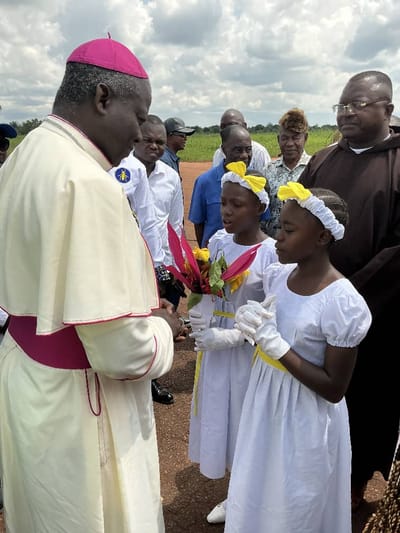 Mgr Joseph Mopepe à Gemena au Sud du diocèse de Molegbe