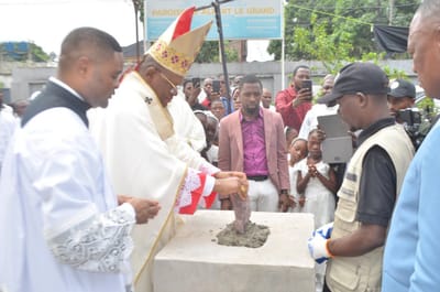 Pose de la première pierre pour un important projet à la paroisse Saint Albert de Kinshasa