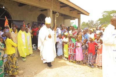 Irumu : Mgr Uringi bénit l'essor de Sainte-Bakhita