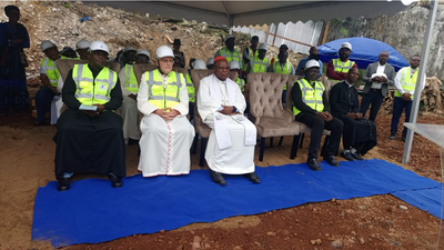 LE CARDINAL NZAPALAINGA LANCE LE CHANTIER DU FOYER DES FILLES À NGOUKOMBA