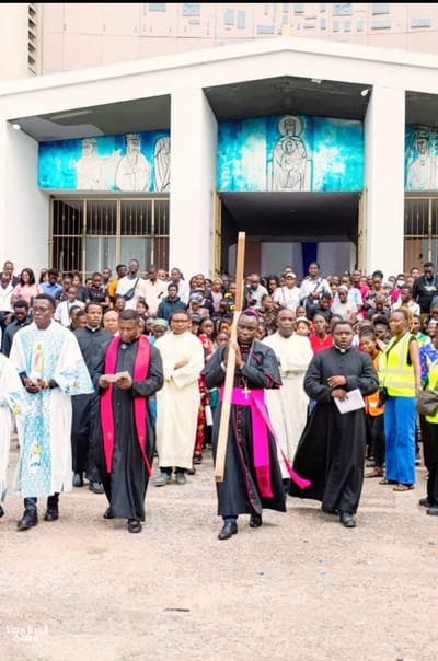 Semaine Sainte 2026 : Le périple spirituel de Mgr Carlos Ndaka au cœur de Kinshasa