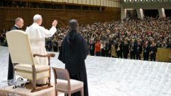 Léon XIV : Le marathon spirituel et politique après l'Afrique