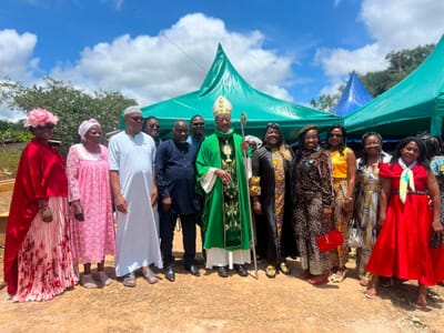 Mgr Bayemi célèbre la solidarité et les chantiers d'Obala (Cameroun)