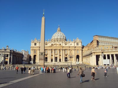 Qui peut être appelé Monseigneur dans l'Eglise Catholique?