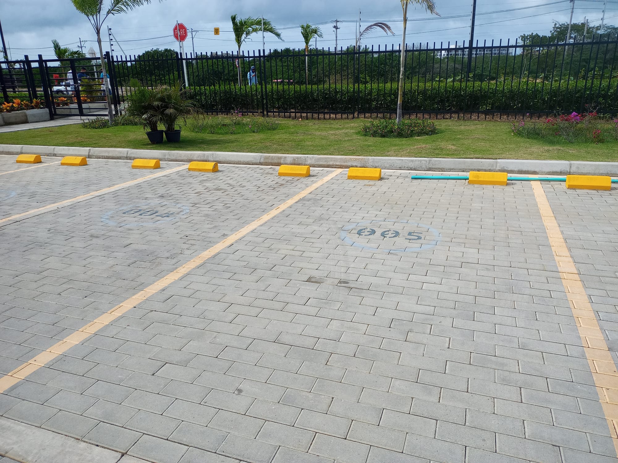 Parqueadero privado N.5