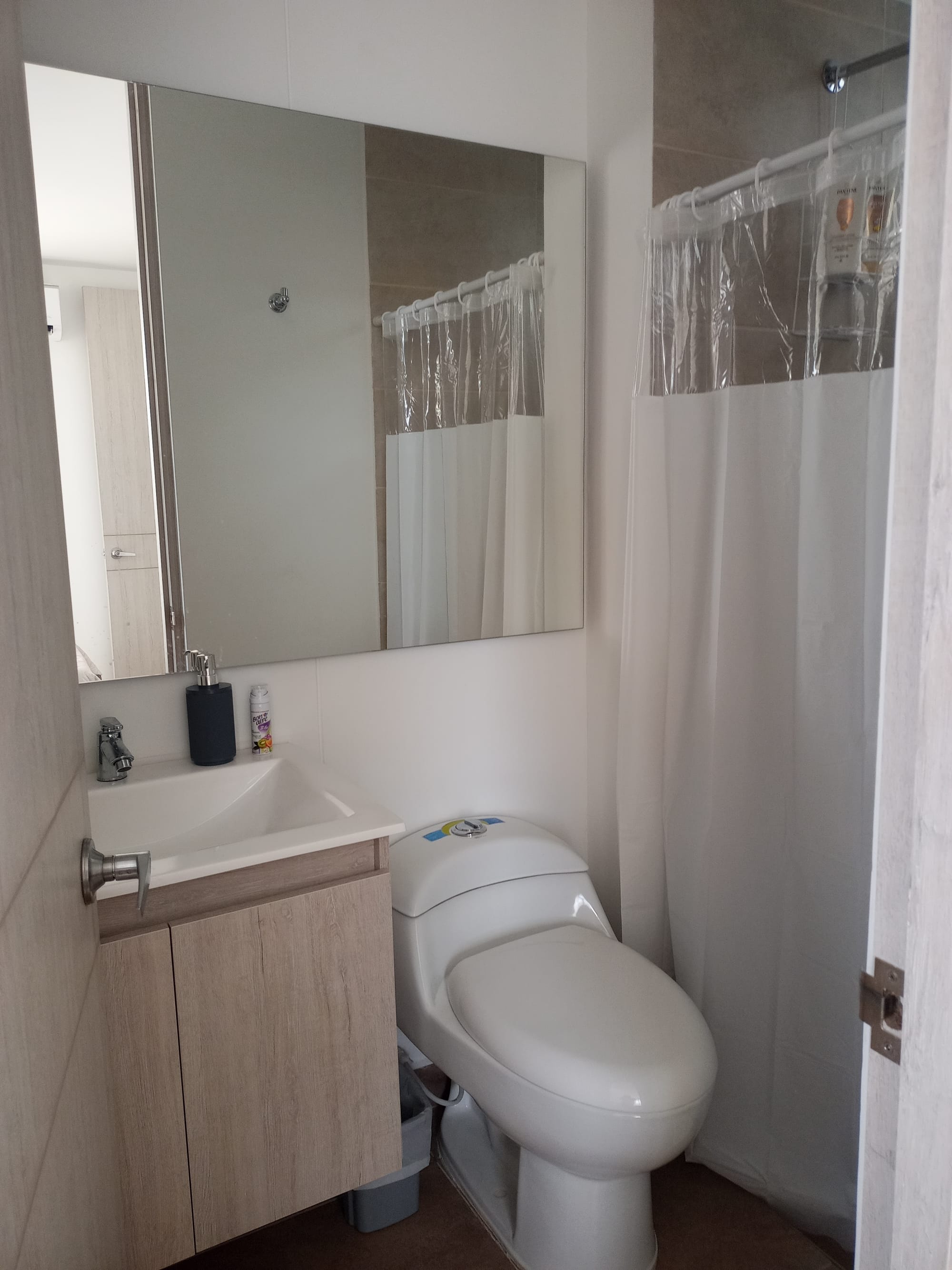 Sala de baño de la habitacion principal