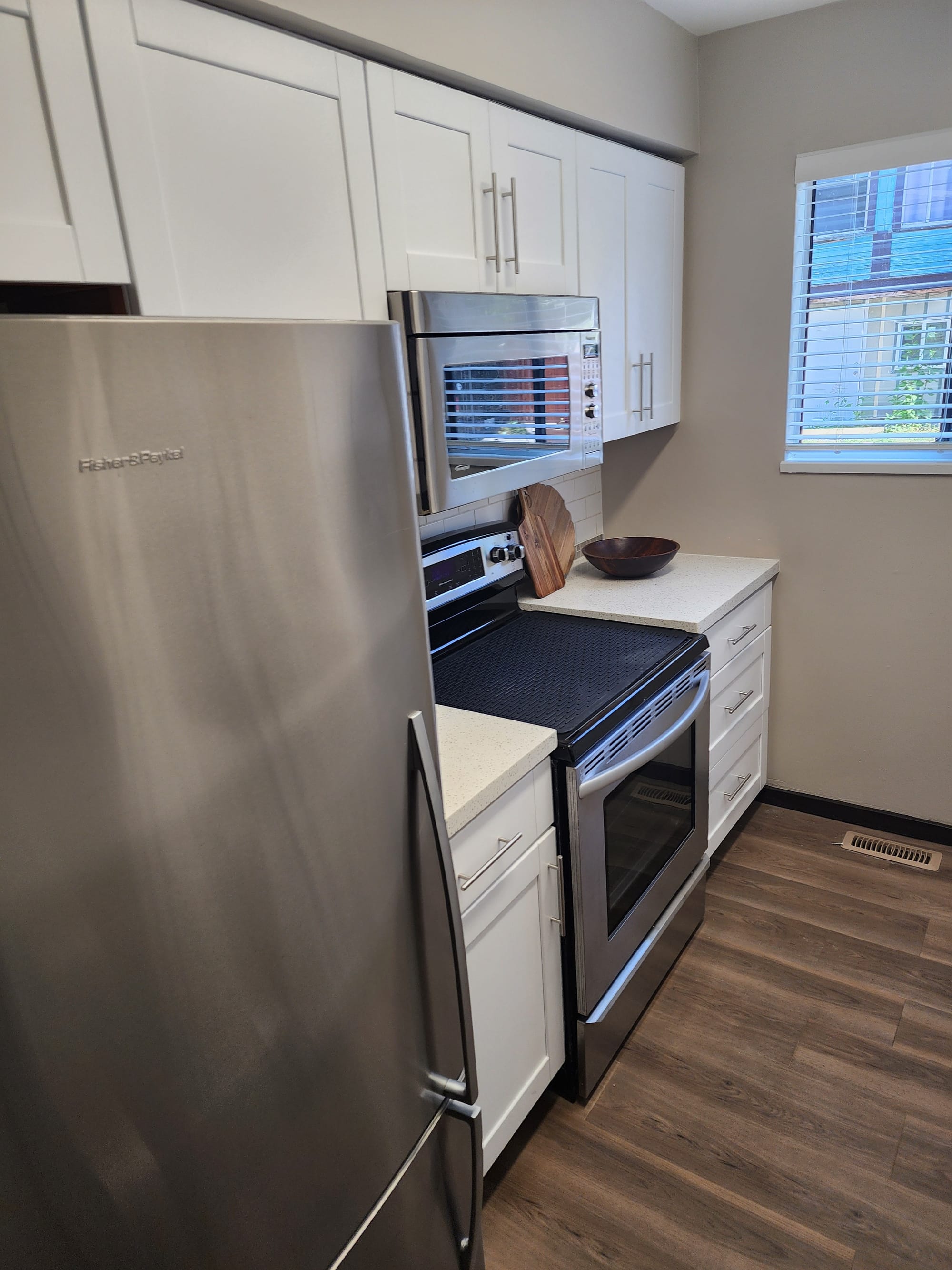 East Vancouver Refinish Doors, Drawer Fronts and Cabinets