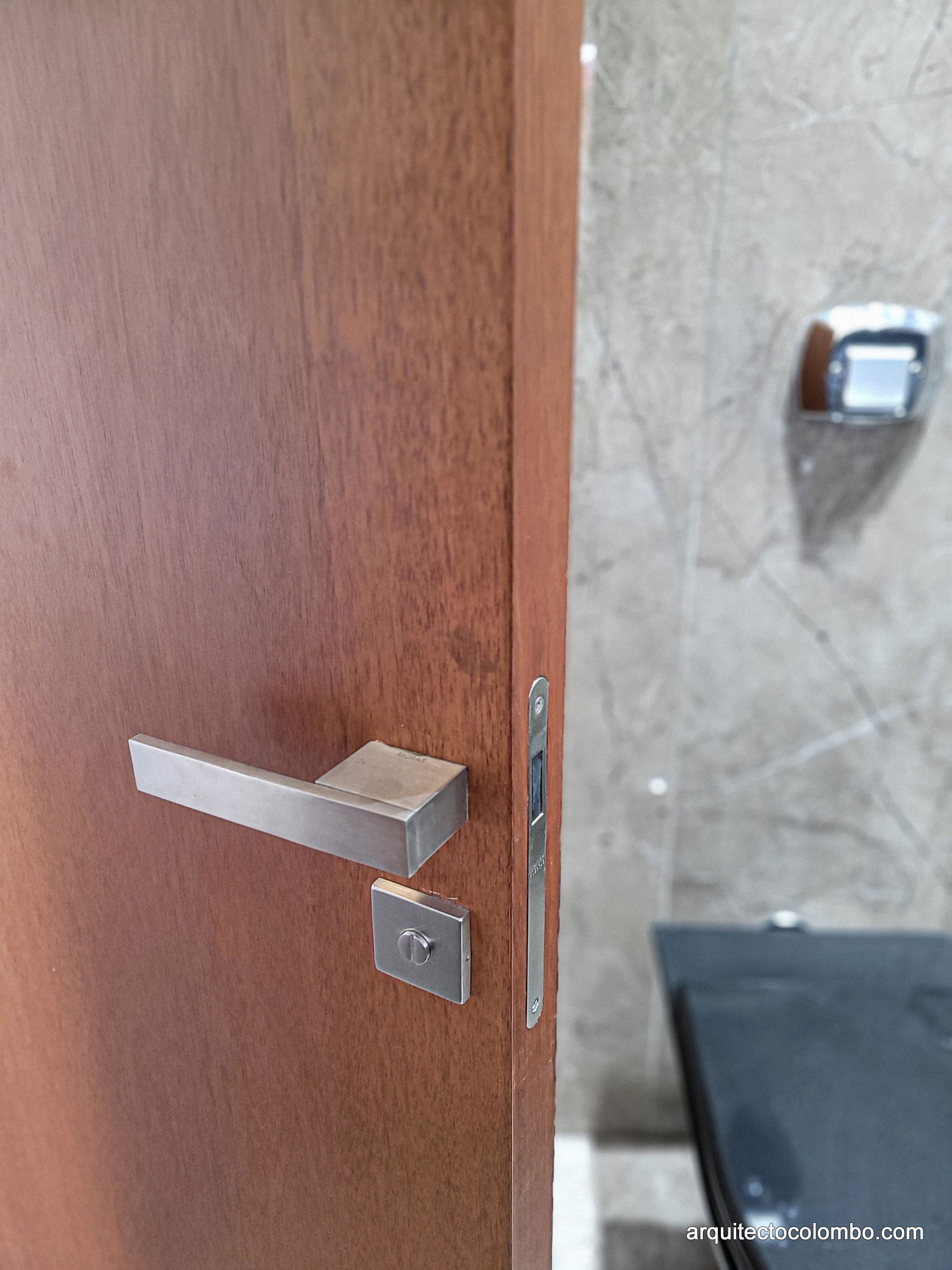 Carpintería y puertas premium