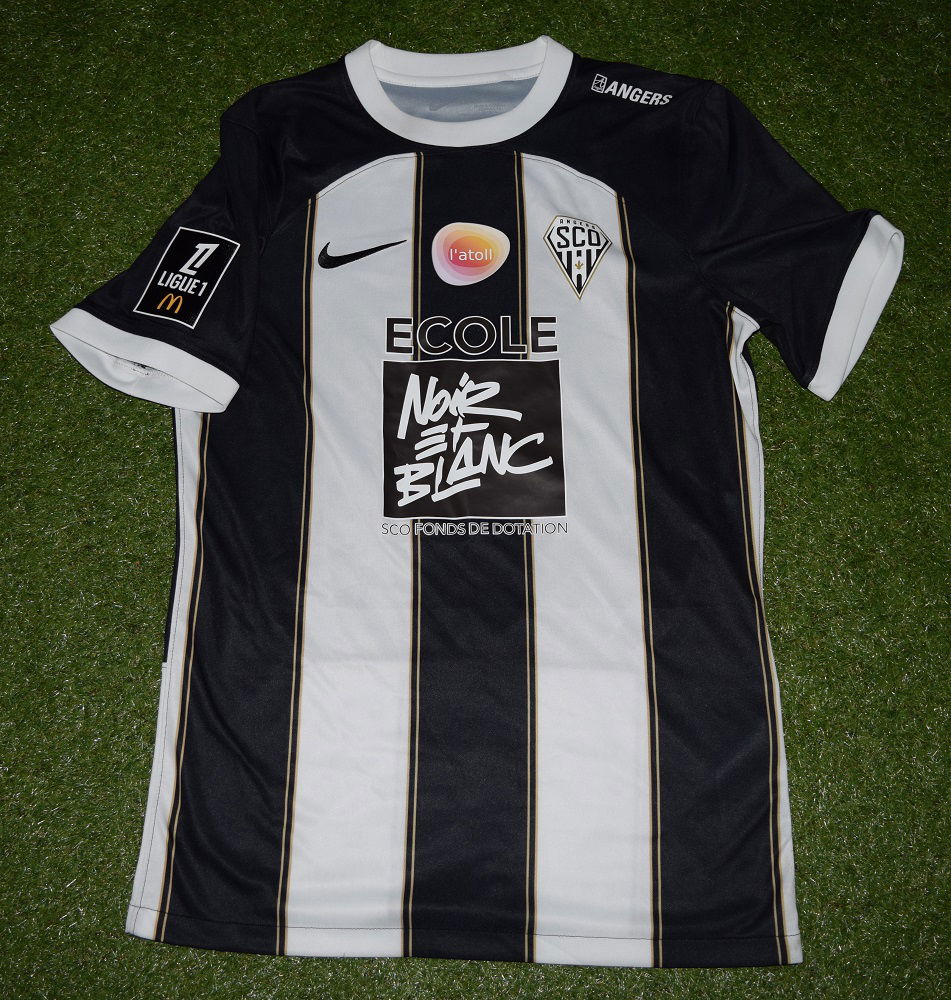 Camiseta de local de Jim Allevinah para la temporada 2024-2025