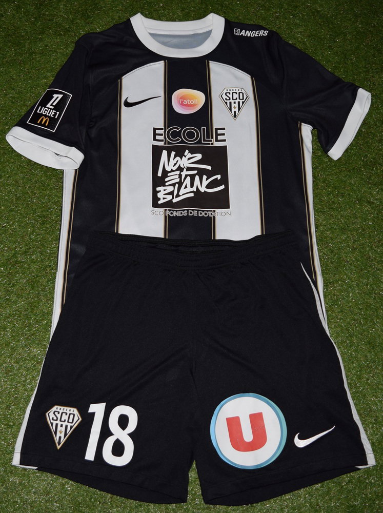 Maillot Domicile + Short 2024-2025 de Jim Allevinah