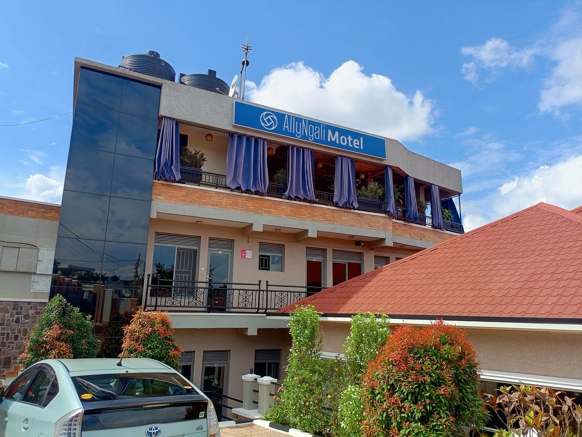 Ally Ngali Motel