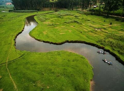 Canoeing Along the Meandering Course of Mukungwa River