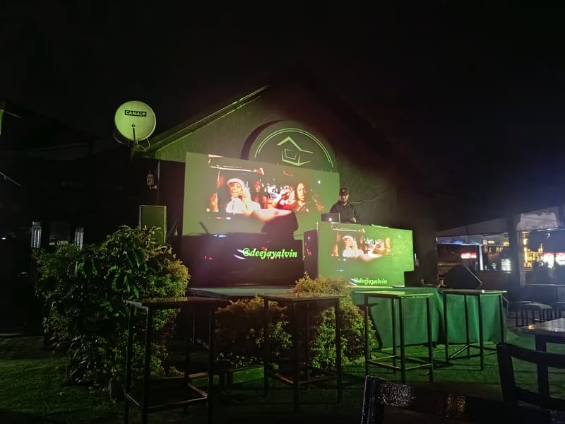 Easing Into the Weekend at Maison Noire