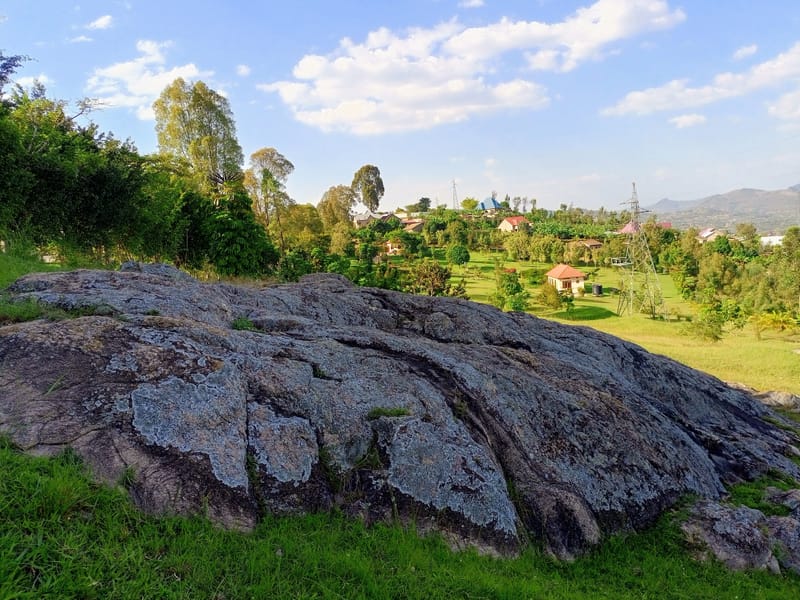 Kamegeri Rock: The Story of a Chief Who Was Given a Taste of His Own Medicine