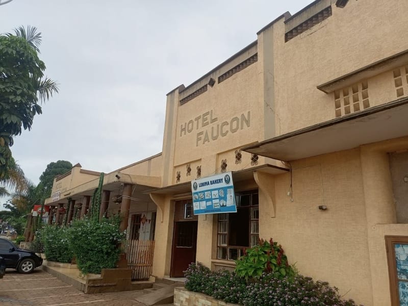 Hôtel Faucon: Frozen Between Eras