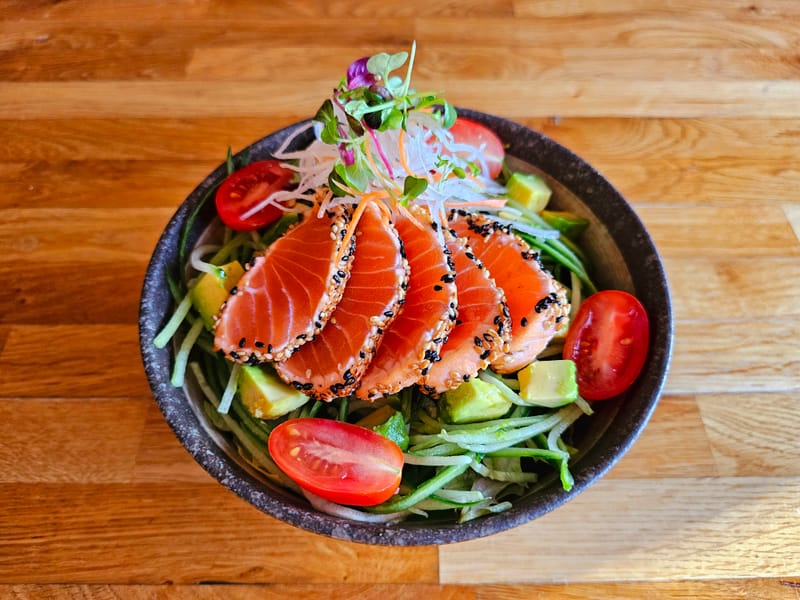 Salmon Tataki Salad