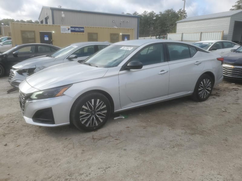 2024 NISSAN ALTIMA SV