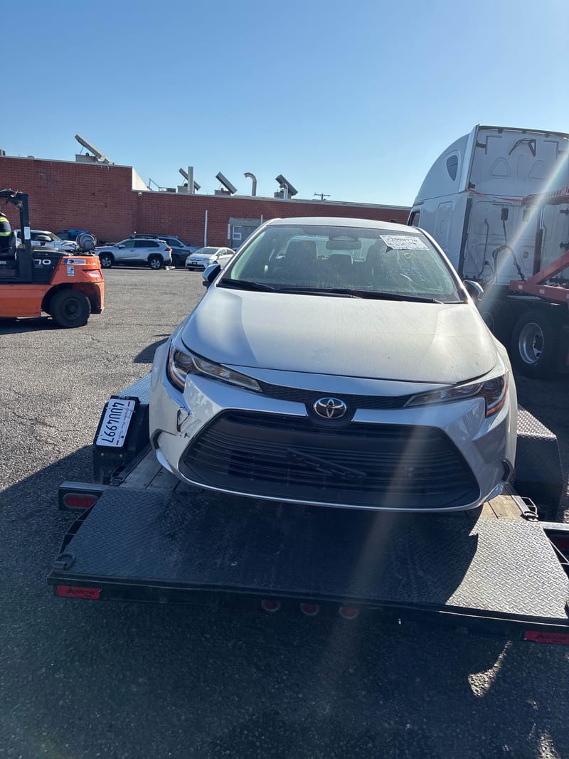 TOYOTA Corolla LE 2025