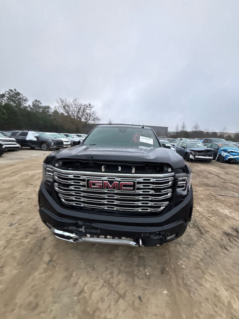GMC SIERRA 1500 4WD SHORT BOX DENALI 2025