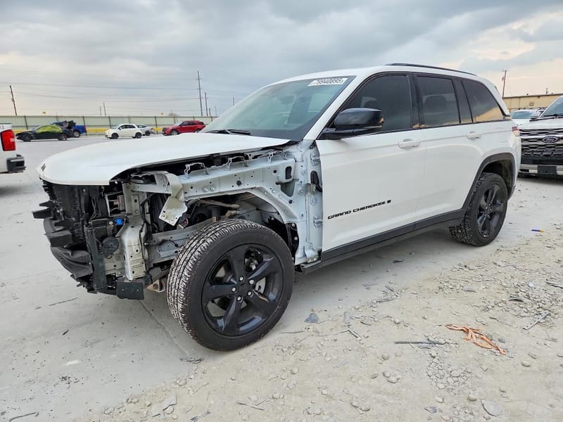 2025 Jeep Grand Cherokee, Laredo