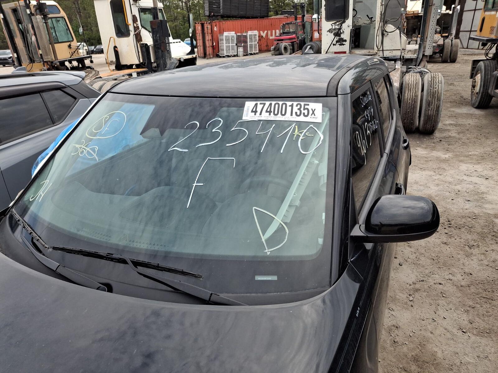 47400135
