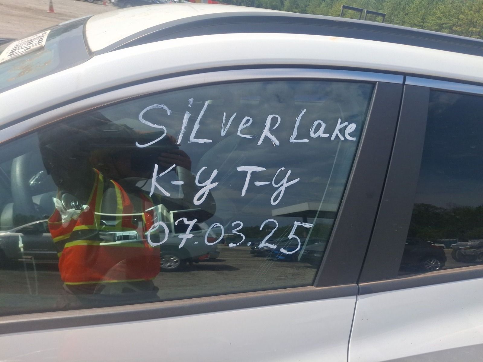 57186525