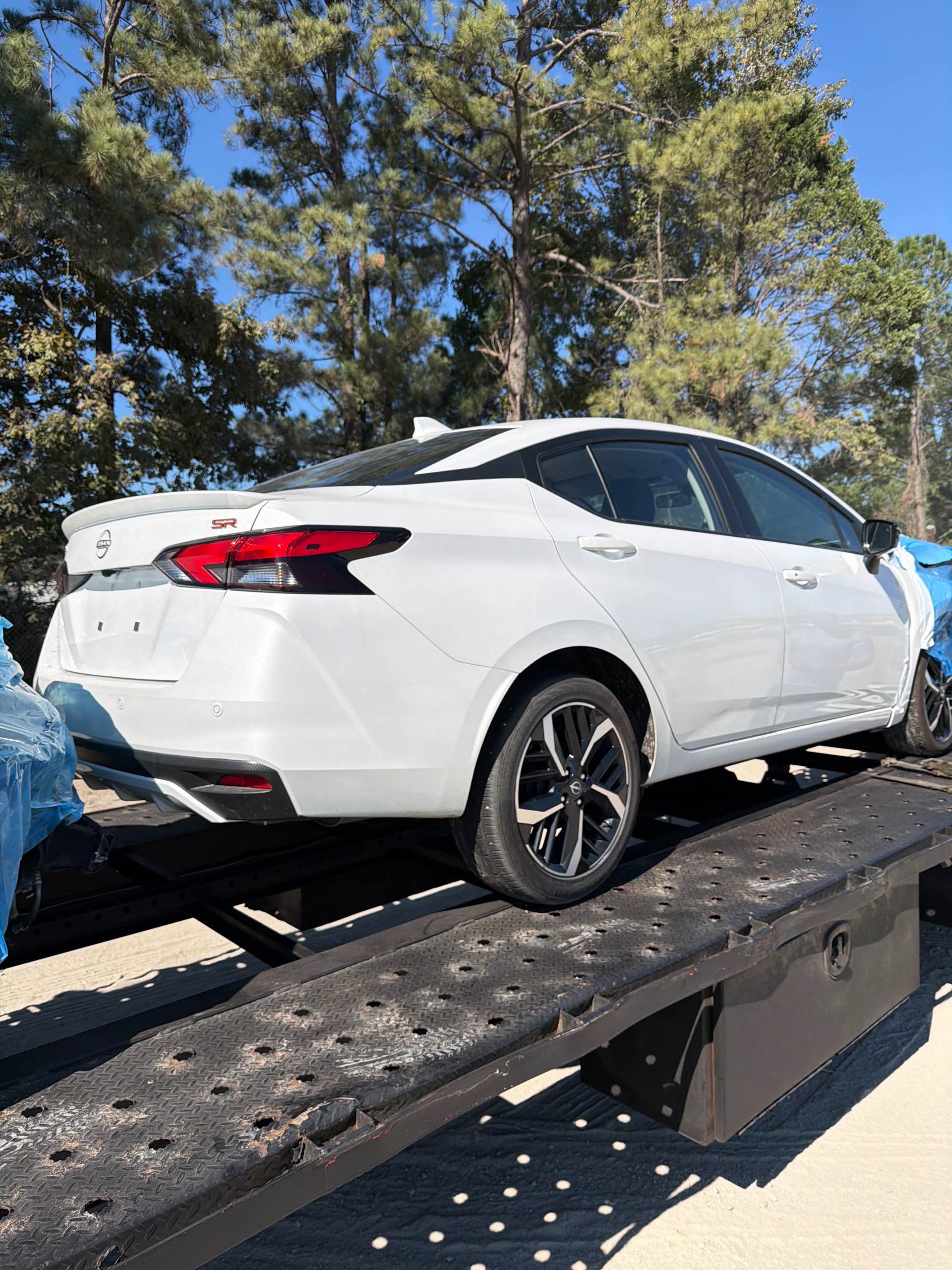 NISSAN VERSA SR 2025