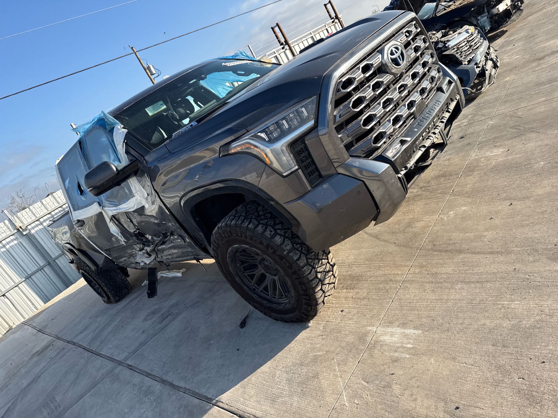 TOYOTA TUNDRA CREWMAX PLATINUM (HYBRID) 2024