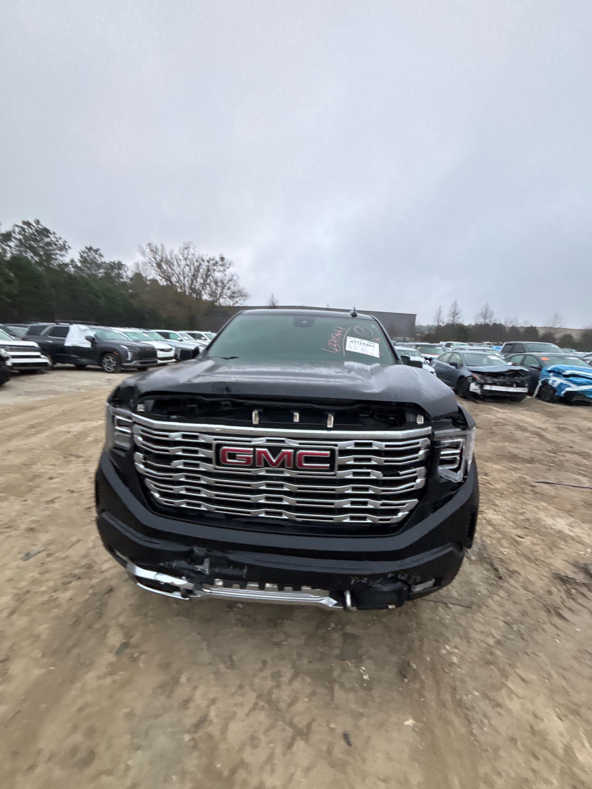 GMC SIERRA 1500 4WD SHORT BOX DENALI 2025