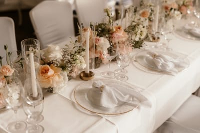 Top 10 Gründe, warum Deko-Verleih für eure Hochzeit Budget und Nerven spart