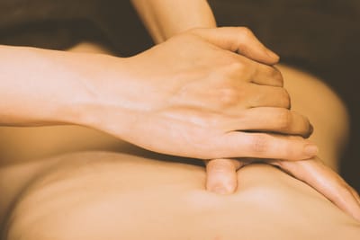 Dowager’s Hump / Liver Hump – Causes, Meaning and Shiatsu Treatment