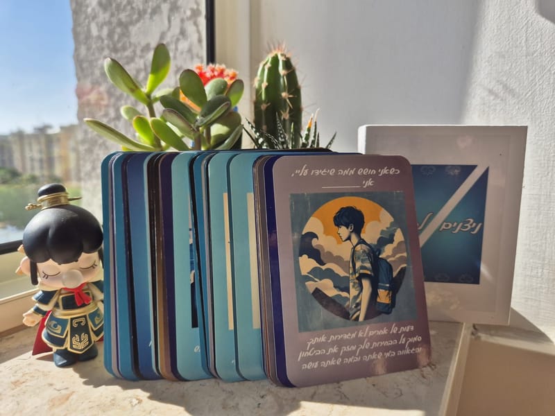 לחזק את הקשר עם המתבגר - ערכת הקלפים "ניצנים לבנים"