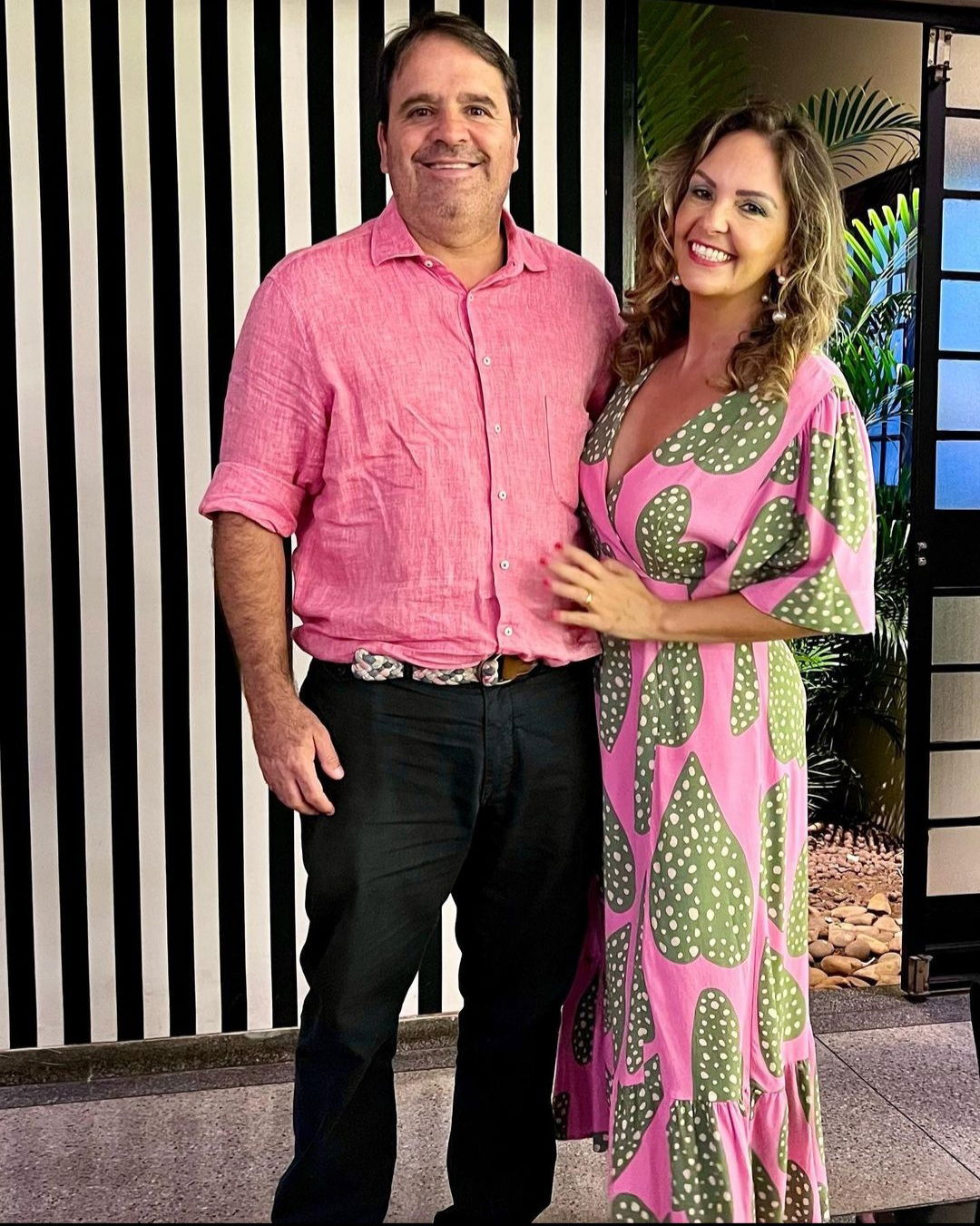 FOTO 07 – A querida Esmê Nasser, aniversariante do dia 29 de dezembro celebrou o aniversário e também o Reveillon ao lado do esposo Alfredo Freire Neto em festa privê com familiares e amigos.